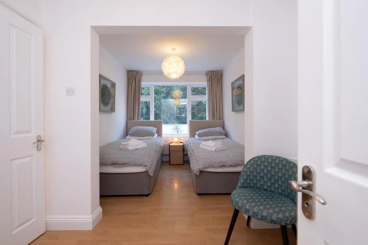 Apartment Modern Apt Near Gardens With Large Decking Area - Vivre Retreats Bournemouth